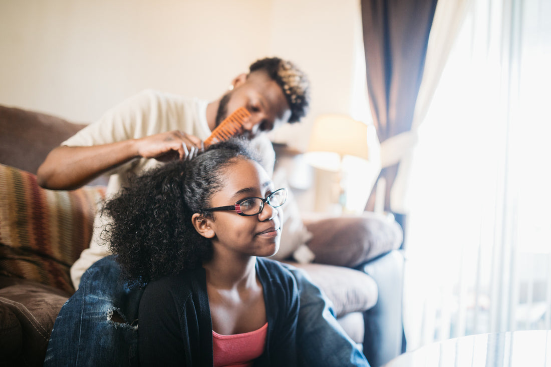 Tips for Fathers: How to Care for Your Daughter's Curly Hair