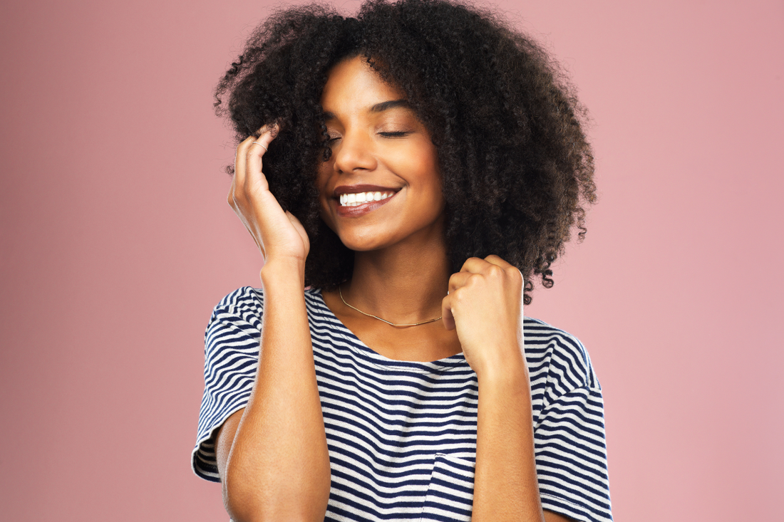 Healthy curls supported by a simple, sustainable hair care routine